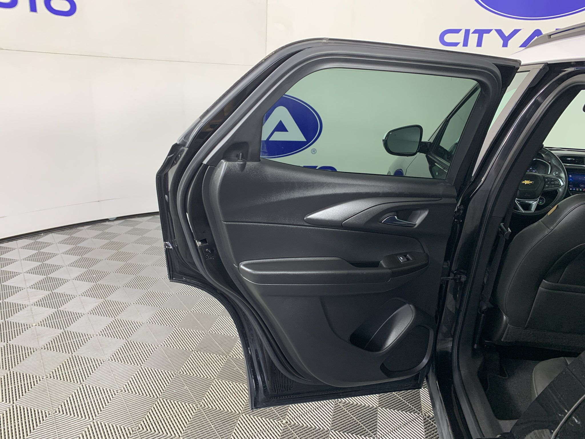 Used 2021 Chevrolet TrailBlazer ACTIV w/ Sun and Liftgate Package FWD image 29
