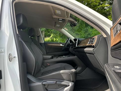 Used 2024 Volkswagen Atlas SE AWD/4WD image 20