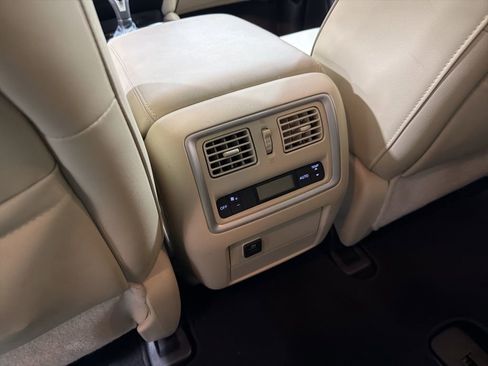 Used 2019 INFINITI QX60 Luxe w/ Essential Package image 21