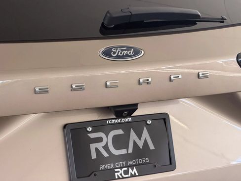 Used 2020 Ford Escape SE FWD image 13