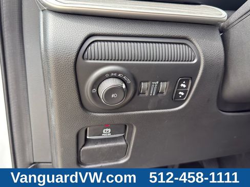 Used 2024 Jeep Wagoneer Series II w/ Flexible Seating Group RWD image 27