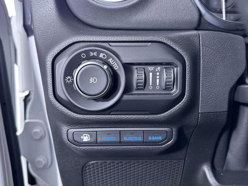 Used 2021 Jeep Wrangler Unlimited Sahara w/ Cold Weather Group image 32