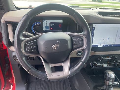Used 2023 Ford Bronco Wildtrak image 22