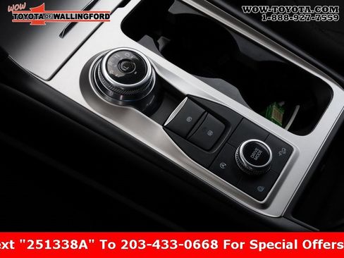 Used 2024 Ford Explorer XLT image 44