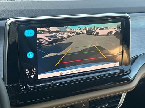 New 2026 Volkswagen Atlas Cross Sport SE image 17