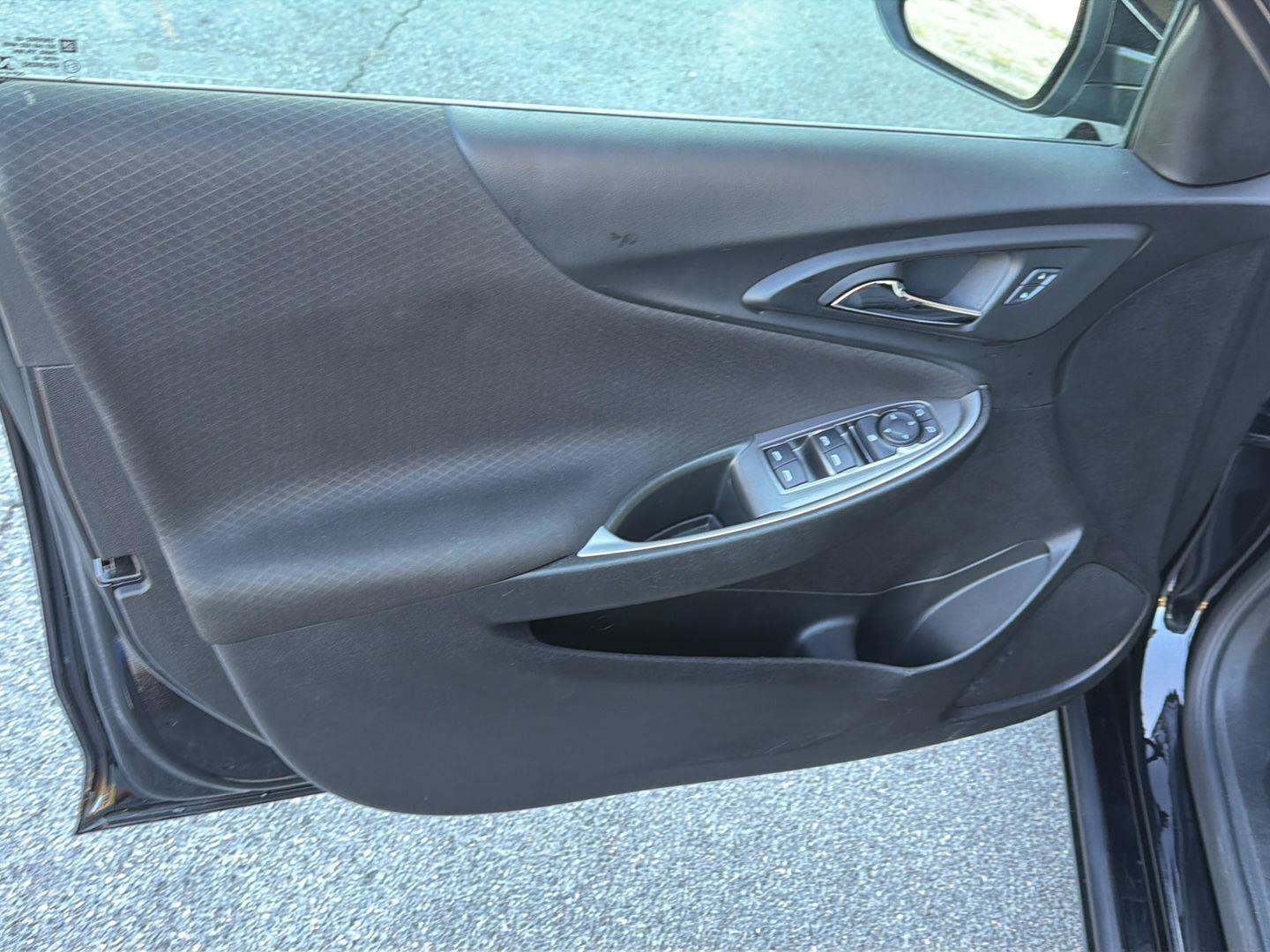 Used 2025 Chevrolet Malibu LT FWD image 16