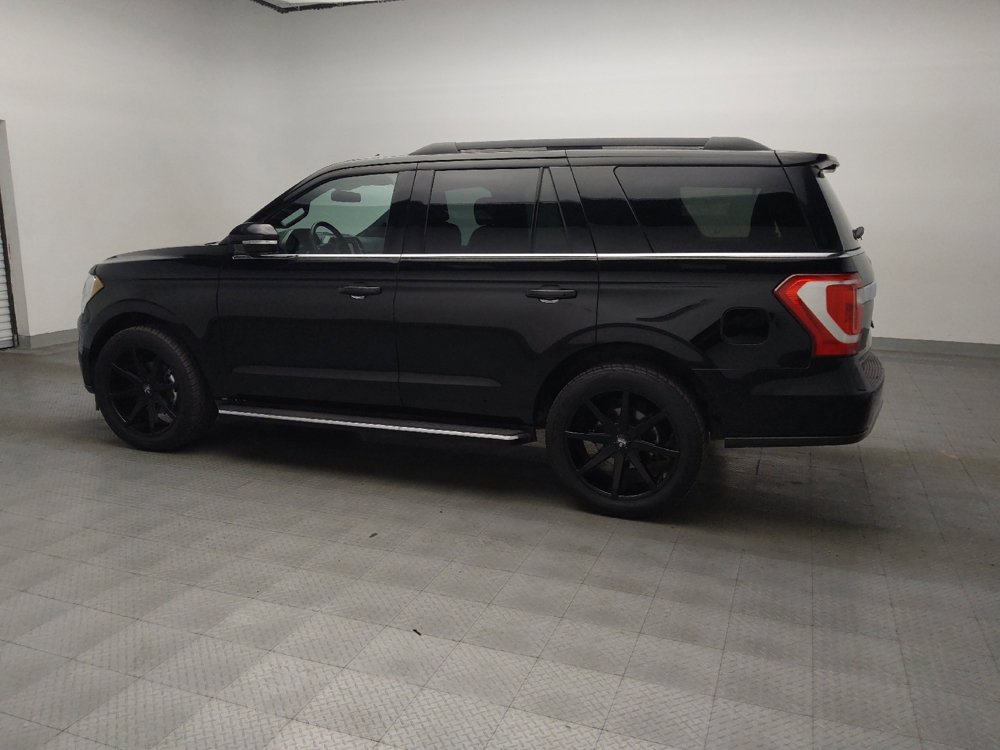 Used 2018 Ford Expedition XLT w/ Equipment Group 202A RWD image 3