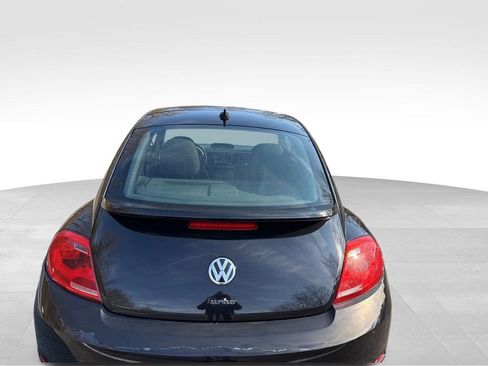 Used 2014 Volkswagen Beetle R-Line image 9