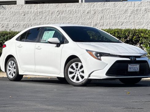 Used 2024 Toyota Corolla LE image 2