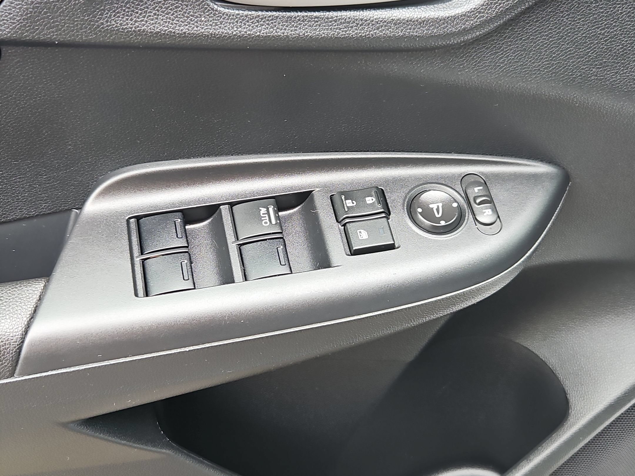 Used 2015 Honda Fit EX image 10