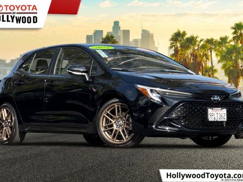 Certified 2025 Toyota Corolla Hatchback w/ SE Package FWD image 1