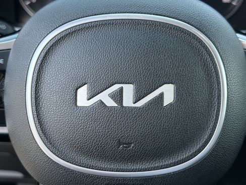 Used 2023 Kia Sorento S w/ Panoramic Sunroof Package FWD image 23