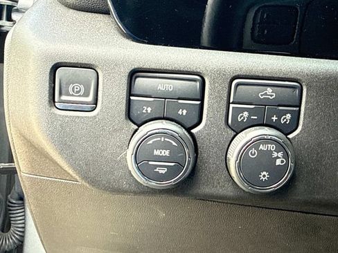 Used 2023 Chevrolet Silverado 1500 LT AWD/4WD image 28