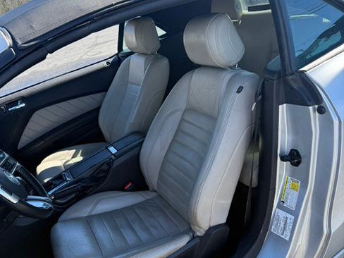 Used 2013 Ford Mustang Premium image 8