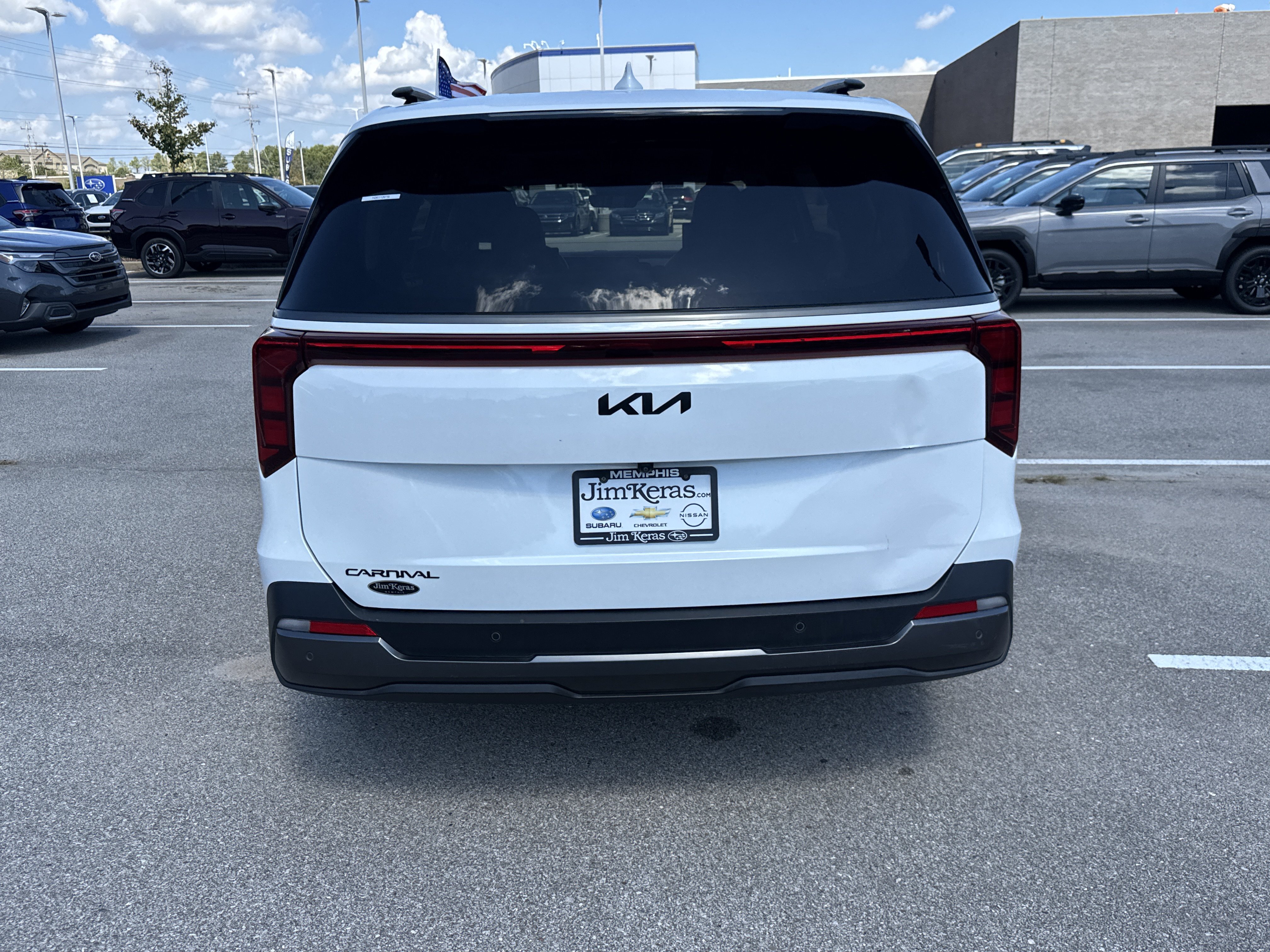 Used 2025 Kia Carnival SX FWD image 4