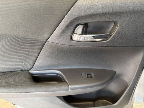 Used 2017 Honda Accord LX image 16