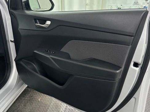 Used 2022 Hyundai Accent Limited image 30