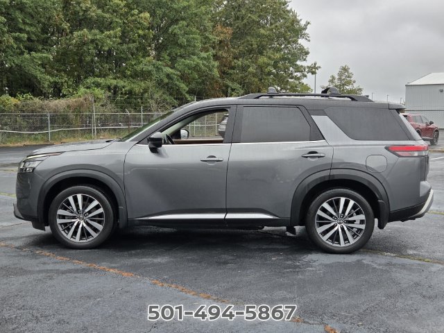 Used 2022 Nissan Pathfinder Platinum w/ Cargo Package AWD/4WD image 2