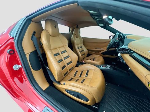 Used 2014 Ferrari 458 Spider image 30