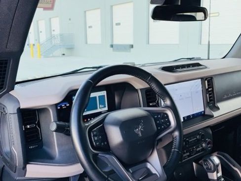 Used 2024 Ford Bronco Big Bend w/ Sasquatch Package image 11