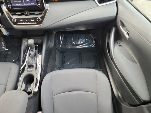 Used 2020 Toyota Corolla LE image 15