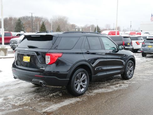 Used 2023 Ford Explorer XLT w/ Equipment Group 202A image 15