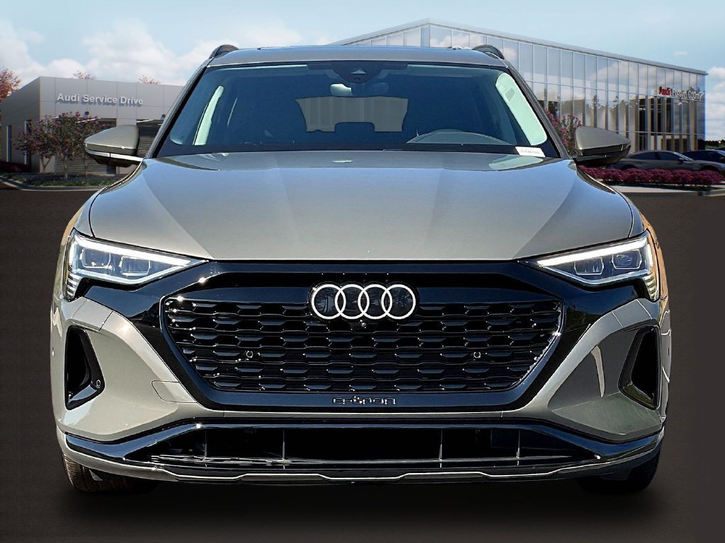 Used 2024 Audi Q8 e-tron Premium Plus w/ Premium Plus Package AWD/4WD image 2