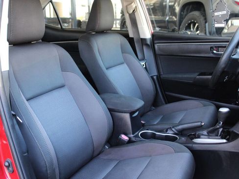 Used 2018 Toyota Corolla L image 10