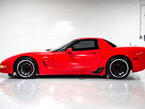 Used 2002 Chevrolet Corvette Z06 w/ Memory Pkg image 6