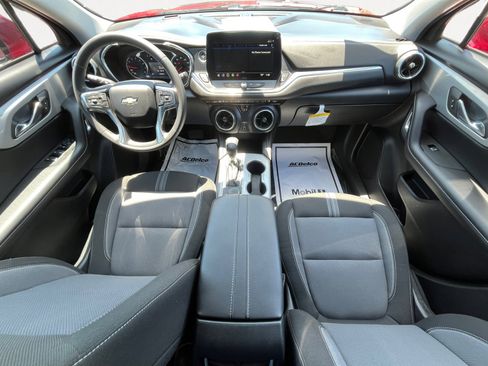 Used 2024 Chevrolet Blazer LT FWD image 3