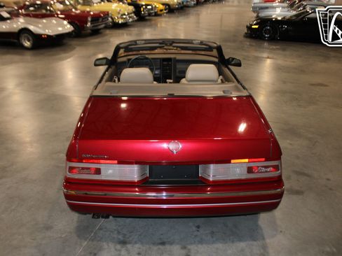 Used 1993 Cadillac Allante image 16