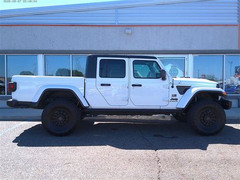Used 2023 Jeep Gladiator Sport AWD/4WD image 5