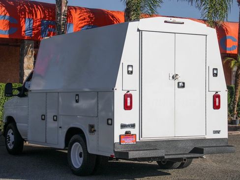 Used 2018 Ford E-350 and Econoline 350 Super Duty w/ Power Windows & Locks Group image 7