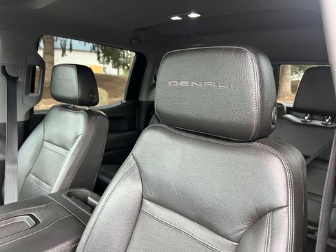 Used 2019 GMC Sierra 1500 Denali w/ Technology Package AWD/4WD image 17