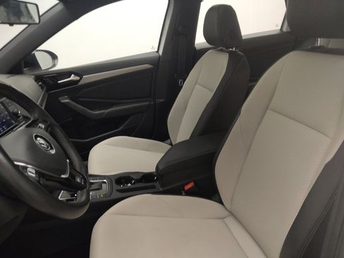 Used 2020 Volkswagen Jetta R-Line w/ R-Line Cold Weather Package FWD image 17
