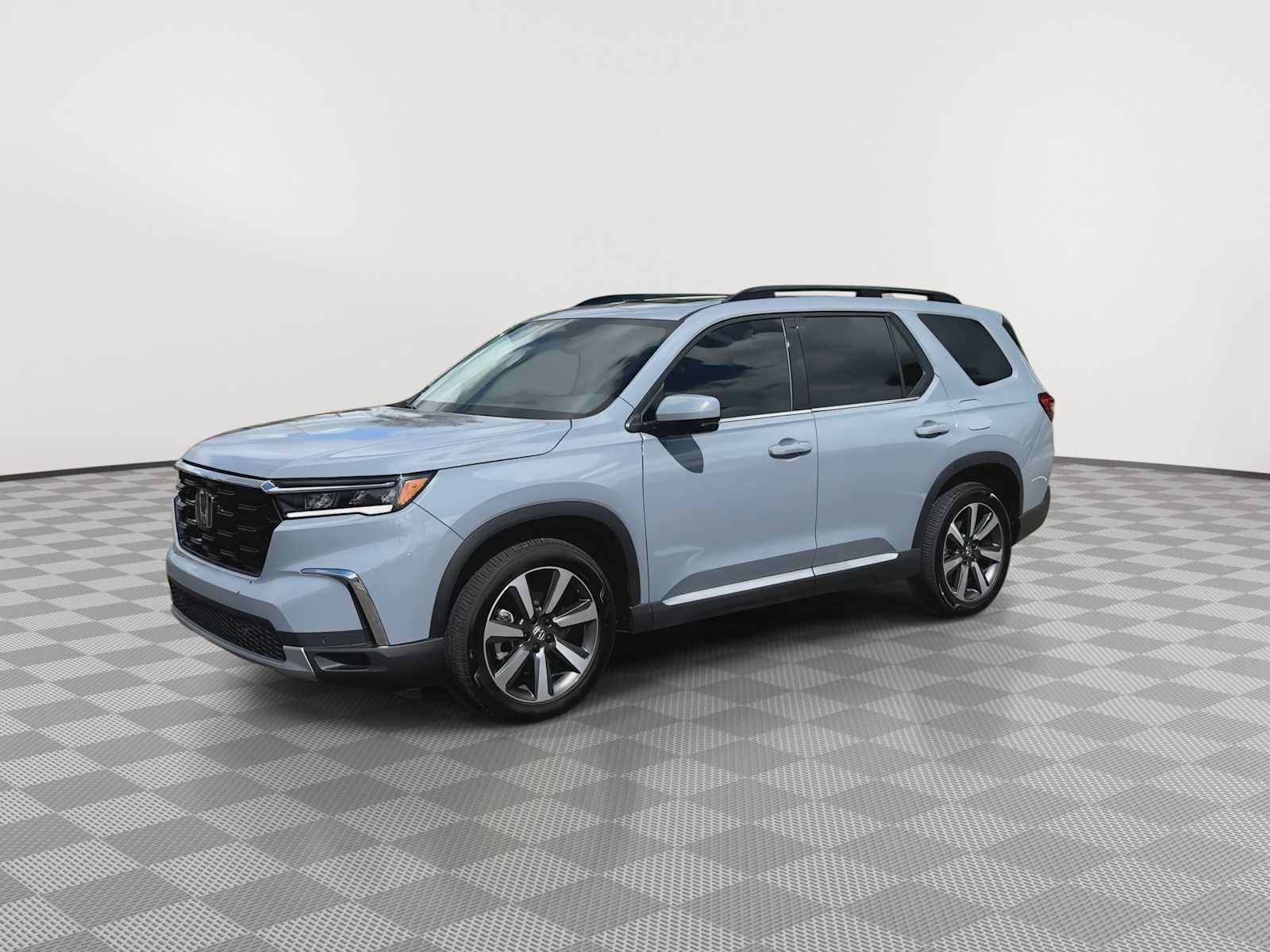 Certified 2024 Honda Pilot Touring image 4