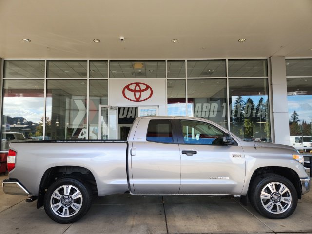 Used 2016 Toyota Tundra SR5 w/ SR5 Upgrade Package AWD/4WD image 3