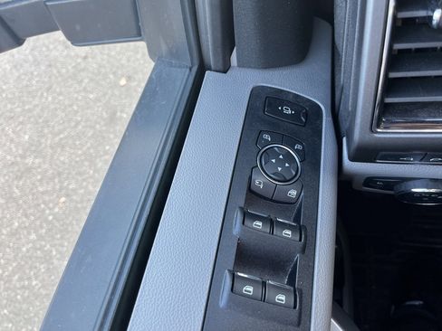 Used 2019 Ford F250 XLT w/ XLT Premium Package image 11