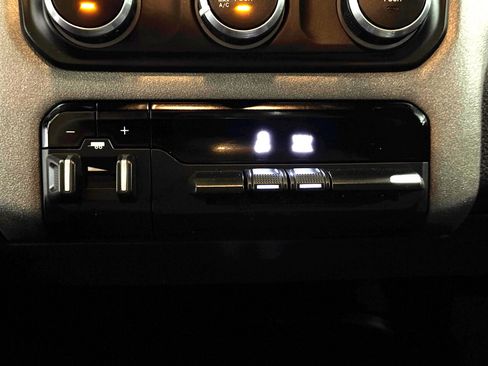 Used 2022 RAM 2500 Tradesman image 27