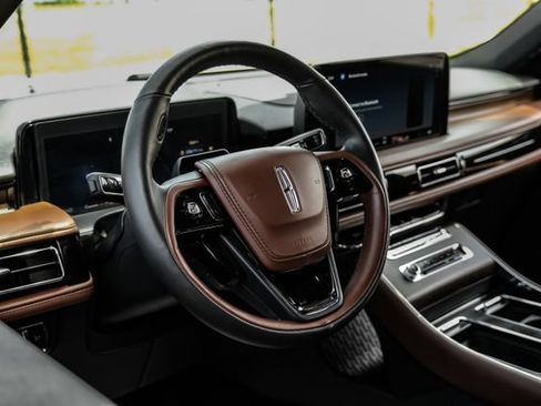 Used 2025 Lincoln Aviator Reserve w/ Jet Appearance Package AWD/4WD image 21