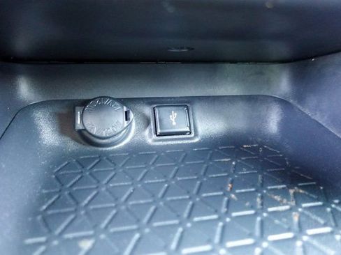 Used 2022 Toyota RAV4 SE image 21