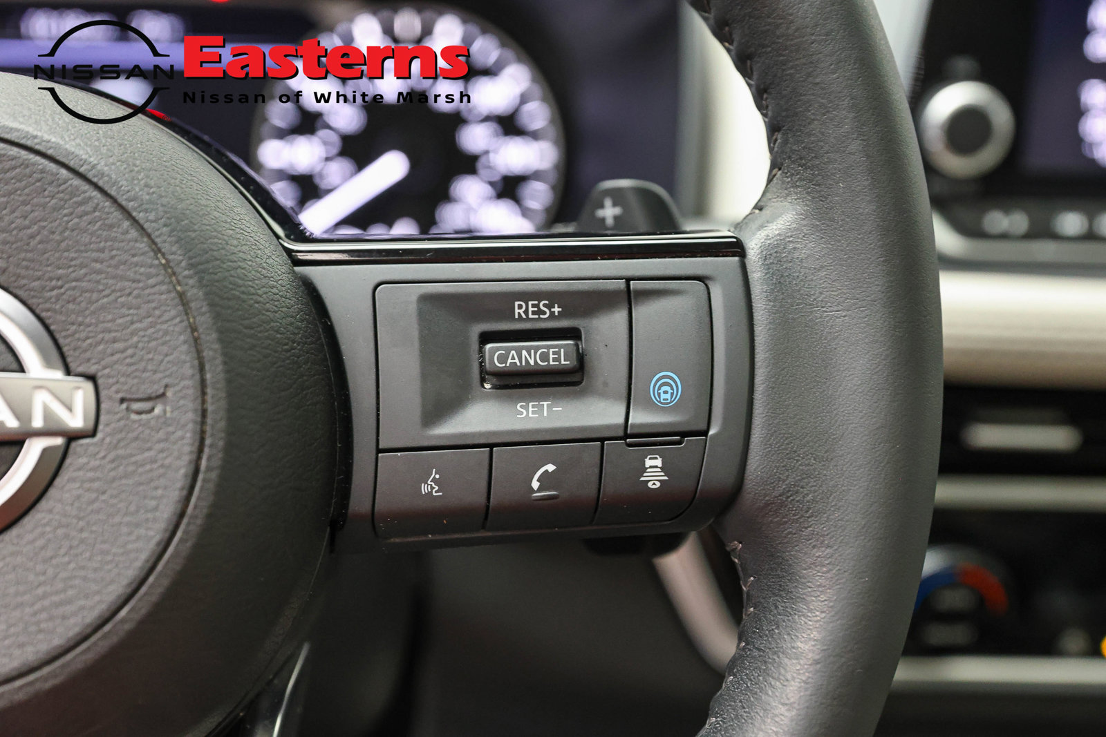 Used 2023 Nissan Rogue SL AWD/4WD image 16