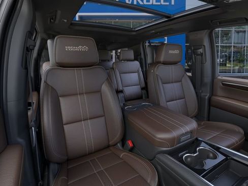 New 2026 Chevrolet Suburban High Country AWD/4WD image 16