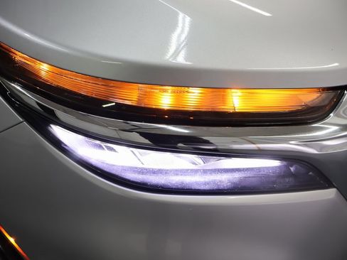 Used 2022 Chevrolet Equinox LS w/ LS Convenience Package image 24