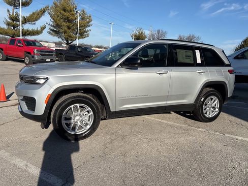 New 2026 Jeep Grand Cherokee Laredo X AWD/4WD image 15