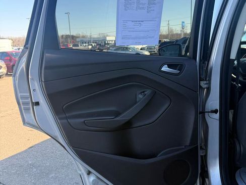 Used 2015 Ford Escape SE image 12