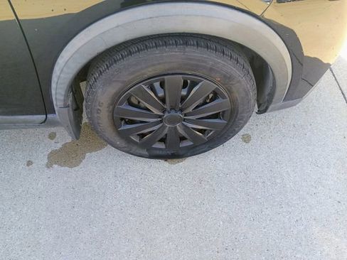 Used 2020 Nissan Kicks S image 18