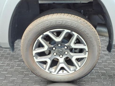 Used 2026 RAM 1500 Laramie AWD/4WD image 10