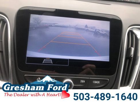 Used 2021 Chevrolet Malibu LT image 23