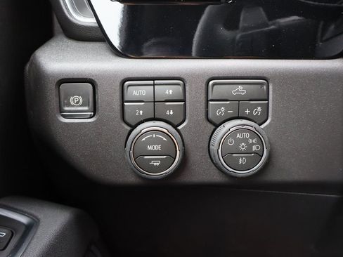 New 2026 Chevrolet Silverado 1500 LT Trail Boss w/ Convenience Package II image 17